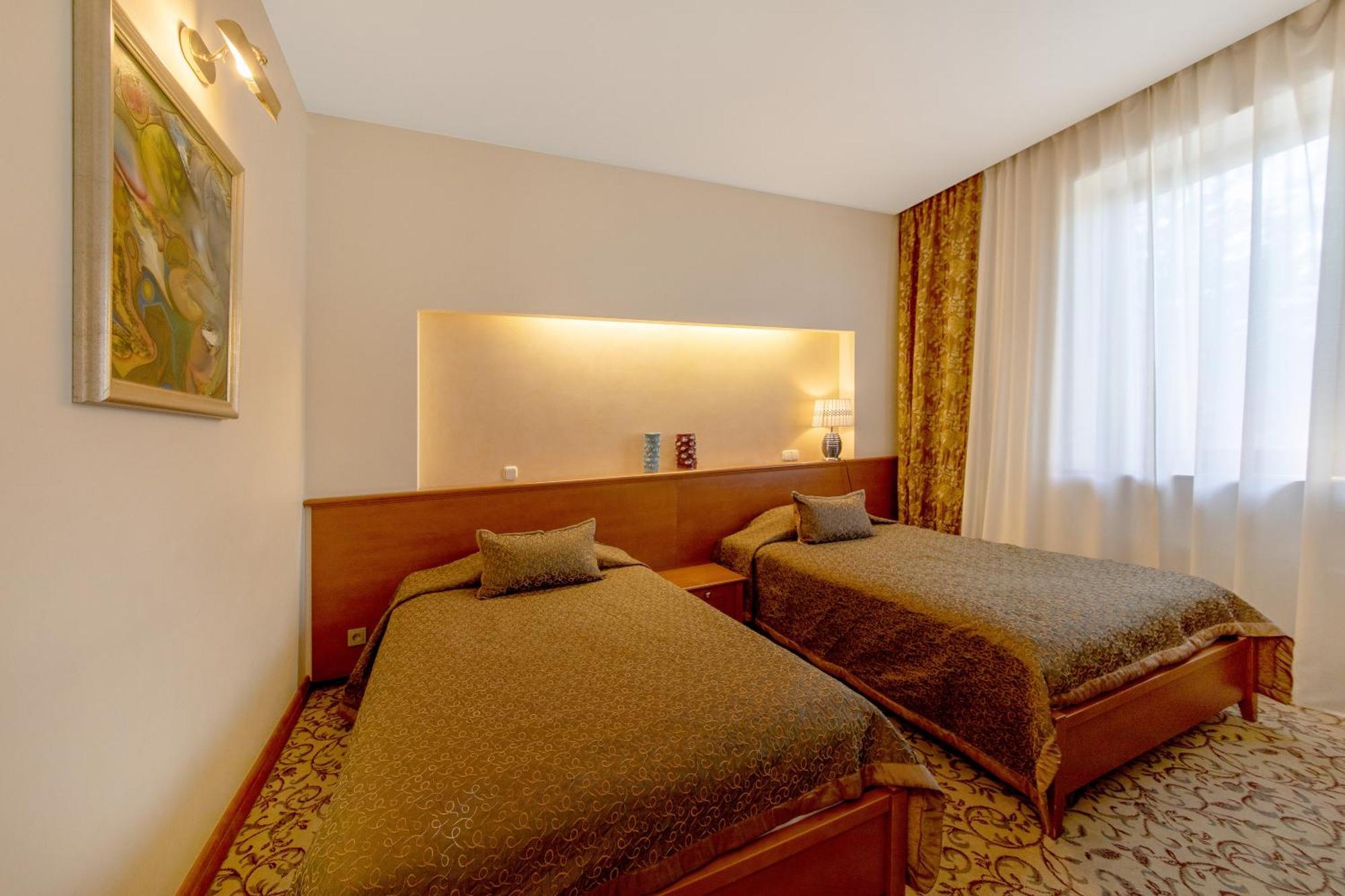 Pazaislis Park Hotel Kaunas Extérieur photo