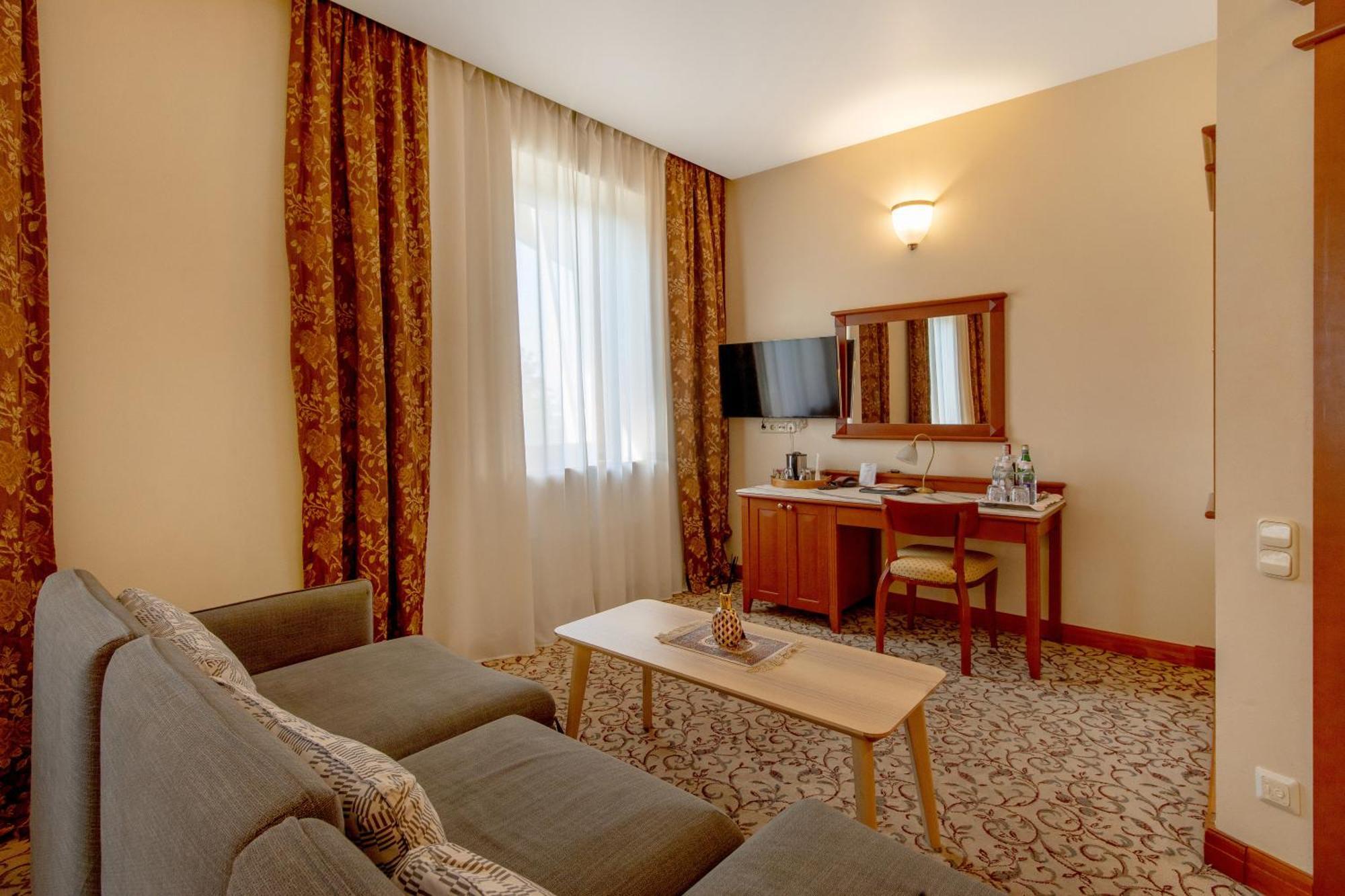 Pazaislis Park Hotel Kaunas Extérieur photo