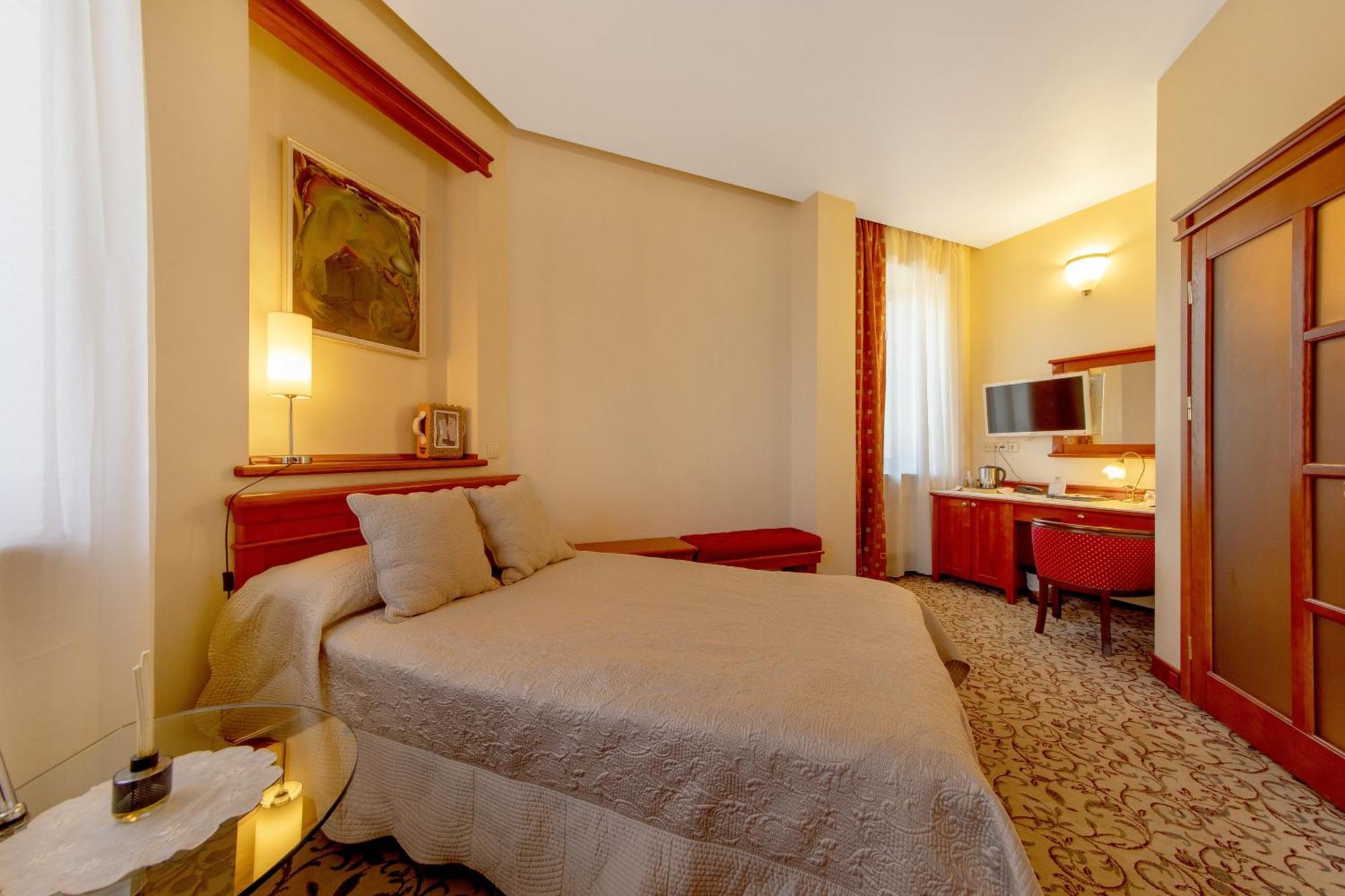 Pazaislis Park Hotel Kaunas Extérieur photo