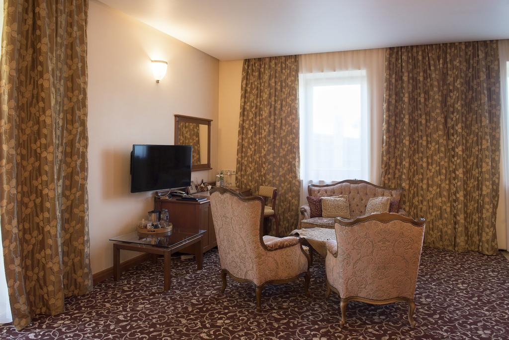 Pazaislis Park Hotel Kaunas Extérieur photo