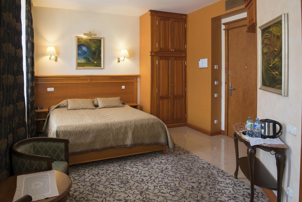 Pazaislis Park Hotel Kaunas Extérieur photo