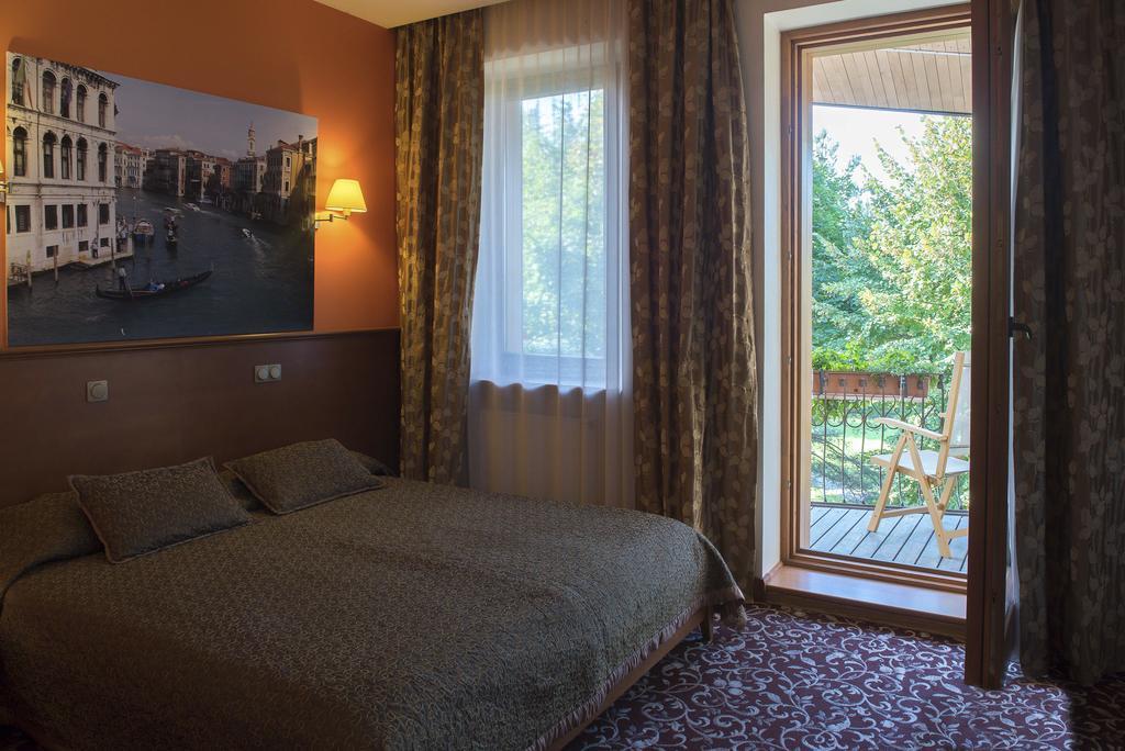 Pazaislis Park Hotel Kaunas Extérieur photo